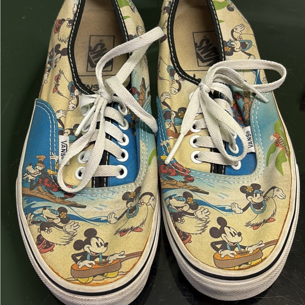 Vans x Disney authentic Mickey Mouse Aloha Print sneakers m7.5 w9